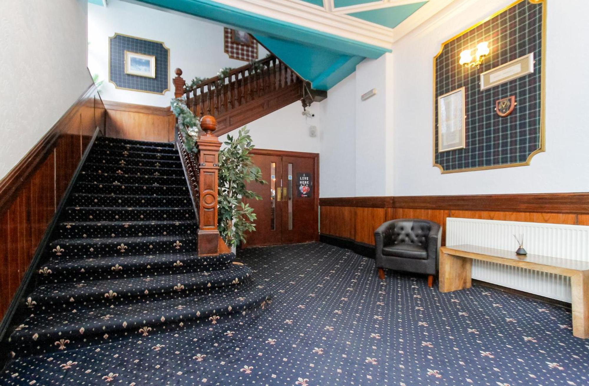 Carlton Hotel Форрес Экстерьер фото